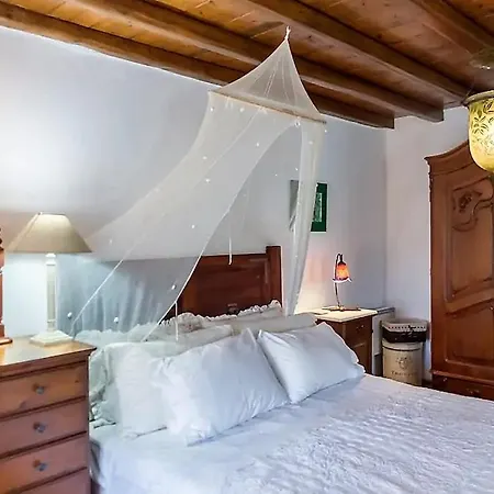 Polly's Maisonette *