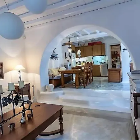 Polly's Maisonette *