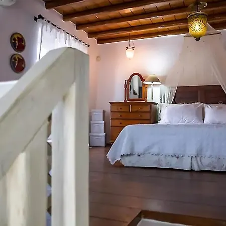 בית נופש Polly's Maisonette