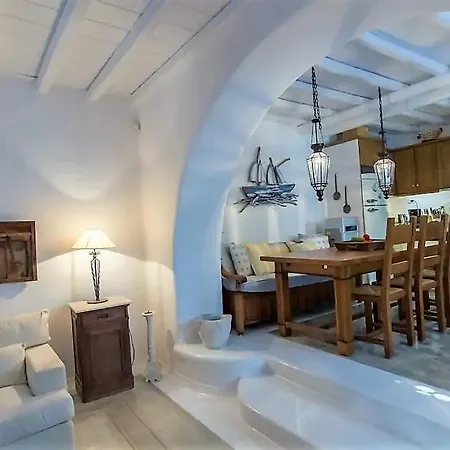 Polly's Maisonette *