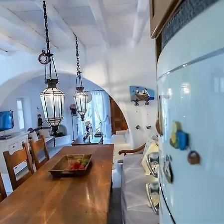 Polly's Maisonette *