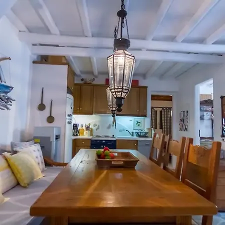 בית נופש Polly's Maisonette *
