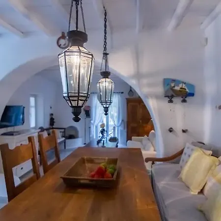 Polly's Maisonette *